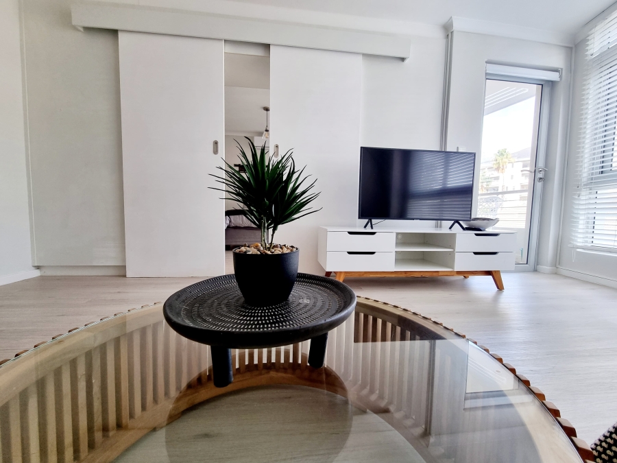 To Let 1 Bedroom Property for Rent in Sea Point Western Cape